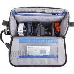Think Tank Photo Mirrorless Mover 30i Deep Red